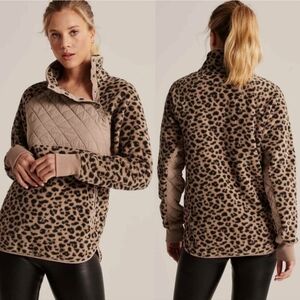 Abercrombie & Fitch Asymmetrical Snap Up Fleece Leopard Print Pockets Large